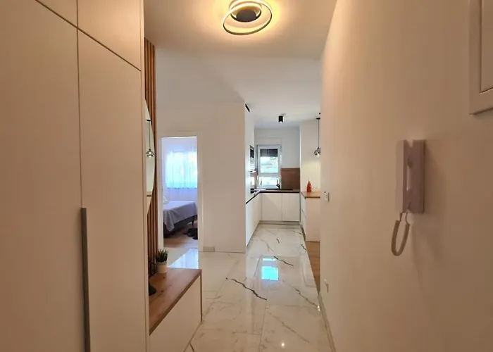 Trstenica Apartament *