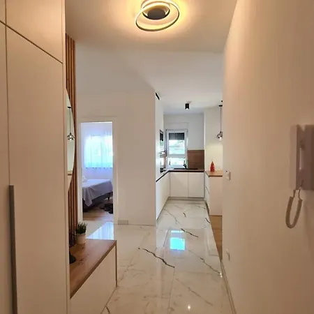 Trstenica Apartment *