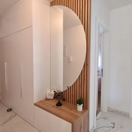 Trstenica Διαμέρισμα