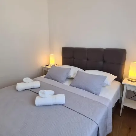 Apartment Trstenica *