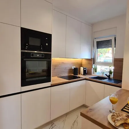 Trstenica Apartment *
